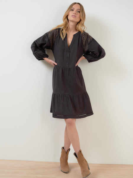 Robe brodée