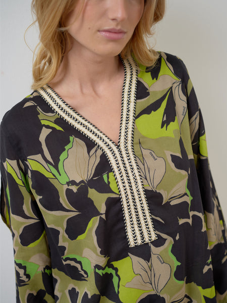 Blouse encolure bijou